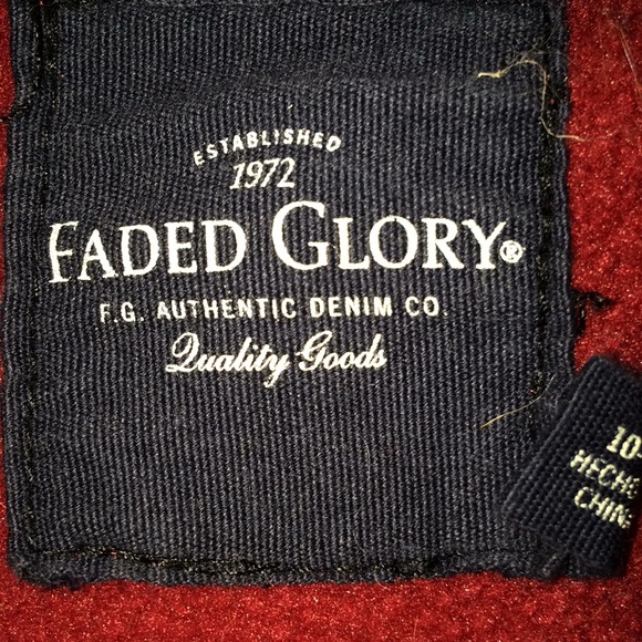 A red and black jacket - Picture 4 of 4